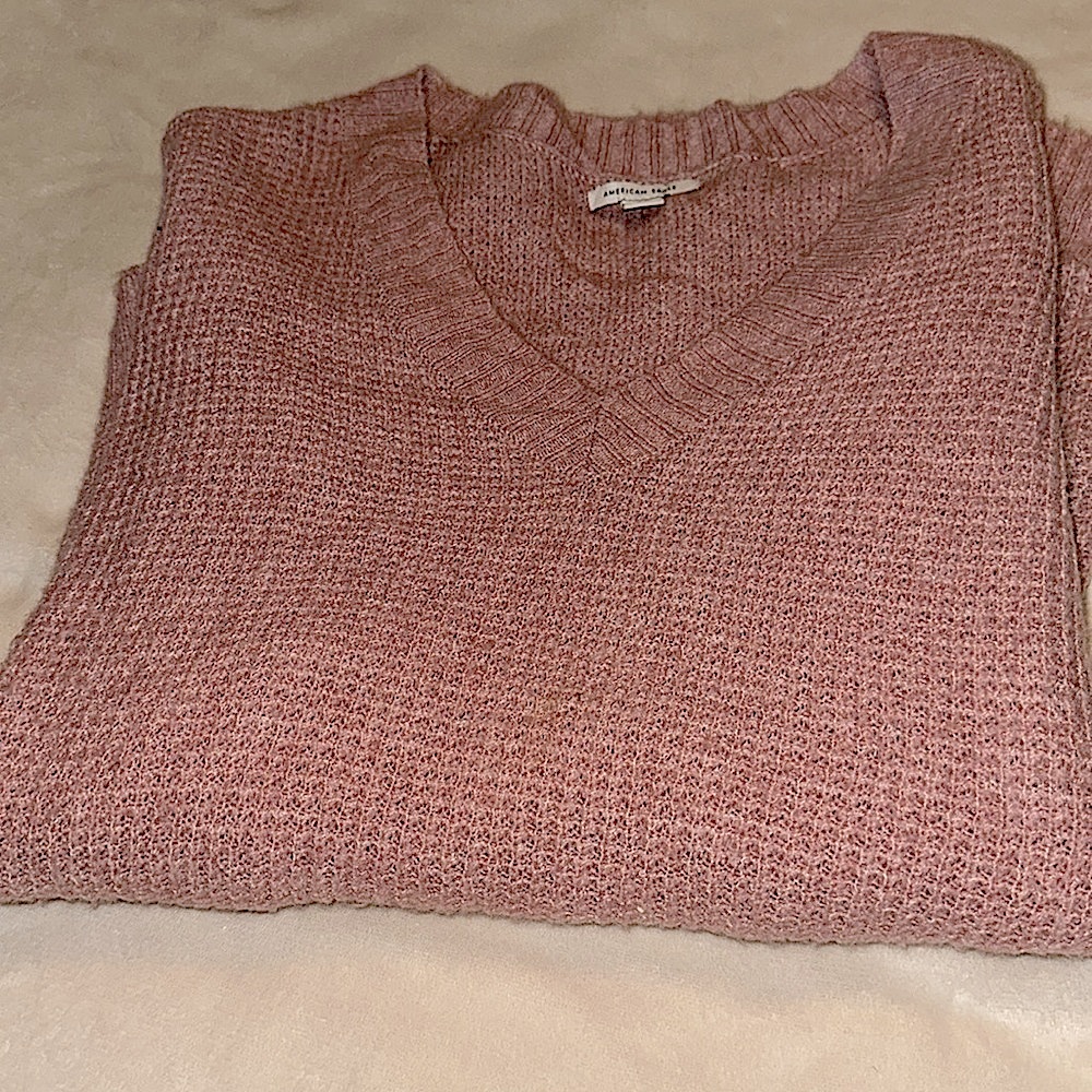 AMERICAN EAGLE SWEATER
